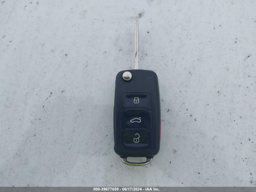 2015 Volkswagen Passat 1.8T S VIN: 1VWAT7A38FC051666 Lot: 39677659