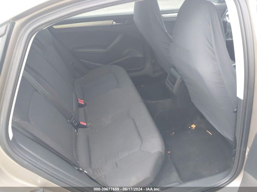 2015 Volkswagen Passat 1.8T S VIN: 1VWAT7A38FC051666 Lot: 39677659