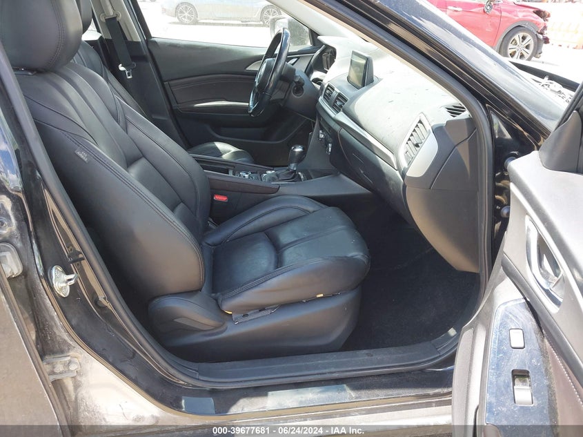 VIN 3MZBN1L38JM195069 2018 MAZDA MAZDA3 TOURING