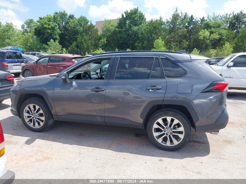 2021 Toyota Rav4 Xle Premium VIN: 2T3A1RFV1MC216838 Lot: 39677690