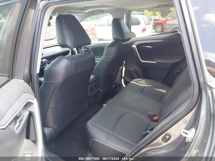 2021 Toyota Rav4 Xle Premium VIN: 2T3A1RFV1MC216838 Lot: 39677690