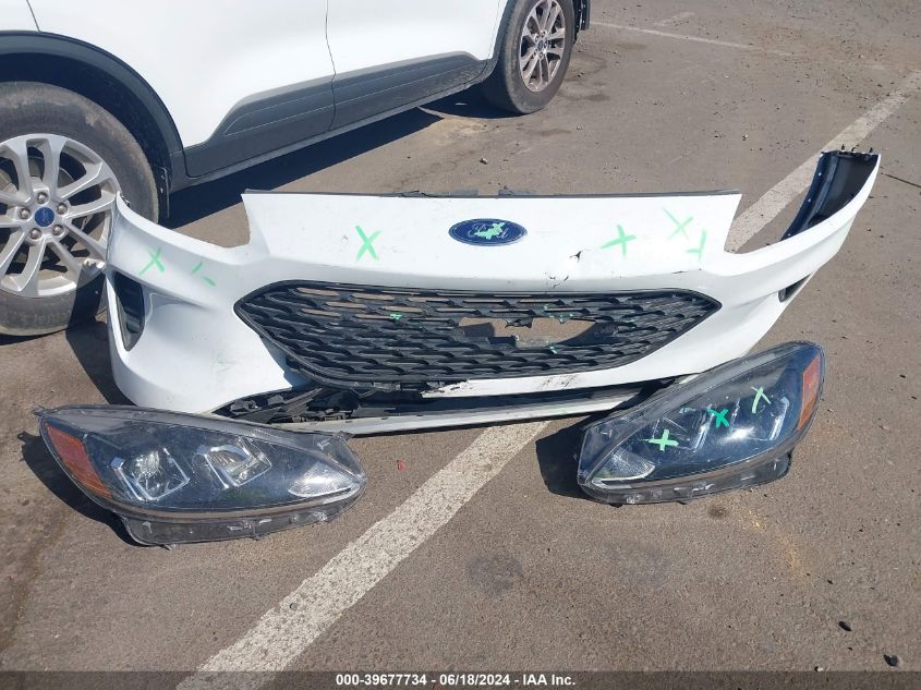 2022 Ford Escape S VIN: 1FMCU0F67NUB45948 Lot: 39677734