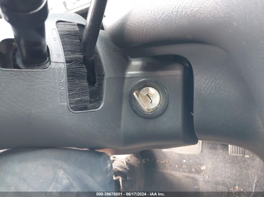 2000 Honda Cr-V Lx VIN: JHLRD1849YS017794 Lot: 39678001