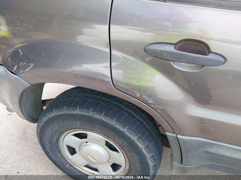 2004 Ford Escape Xls VIN: 1FMYU02B74KA71840 Lot: 39678219