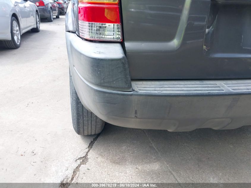 2004 Ford Escape Xls VIN: 1FMYU02B74KA71840 Lot: 39678219