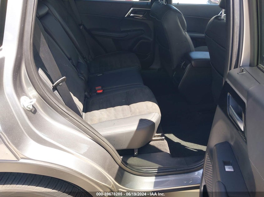 2024 Mitsubishi Outlander Se 2.5 2Wd/Se Black Edition S-Awc/Se Black Edition W/Pano Roof VIN: JA4J3VA86RZ037506 Lot: 39678285