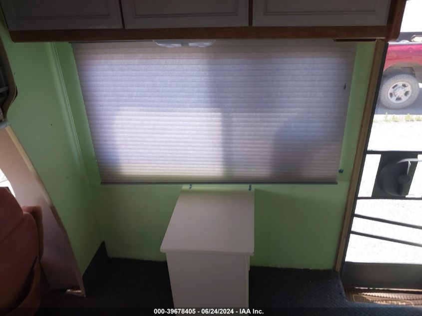 1987 Ford Econoline E350 Cutaway Van VIN: 1FDKE30L5HHB97746 Lot: 39678405