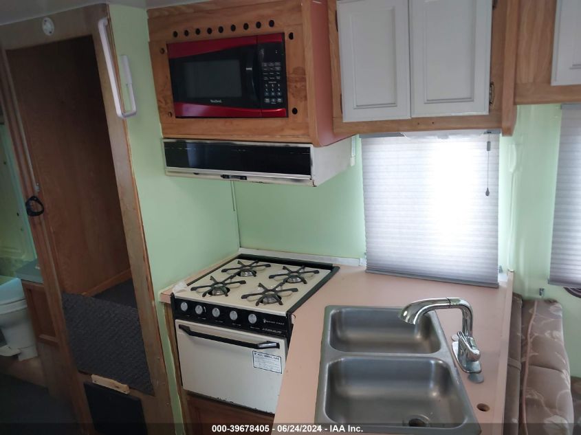 1987 Ford Econoline E350 Cutaway Van VIN: 1FDKE30L5HHB97746 Lot: 39678405