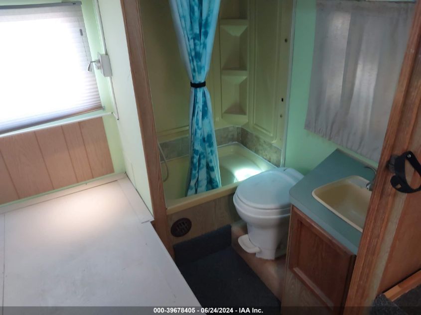 1987 Ford Econoline E350 Cutaway Van VIN: 1FDKE30L5HHB97746 Lot: 39678405