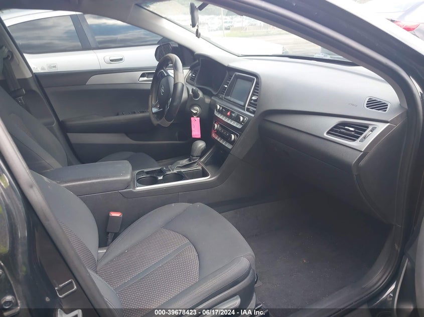 VIN 5NPE24AF7JH688416 2018 HYUNDAI SONATA SE