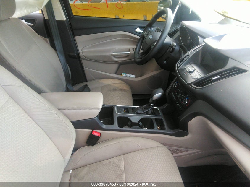 VIN 1FMCU9GD1KUB91224 2019 FORD ESCAPE SE