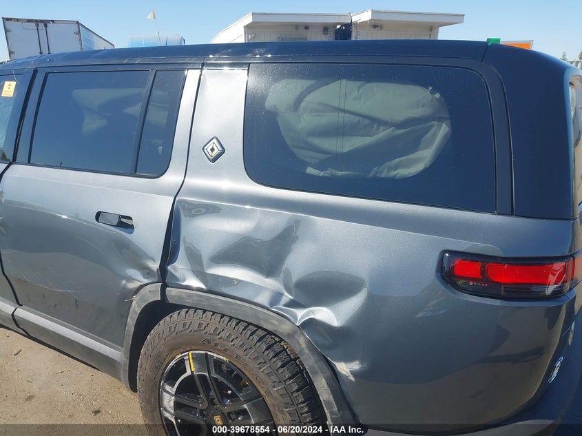 VIN 7PDSGABA5RN037067 2024 RIVIAN R1S ADVENTURE
