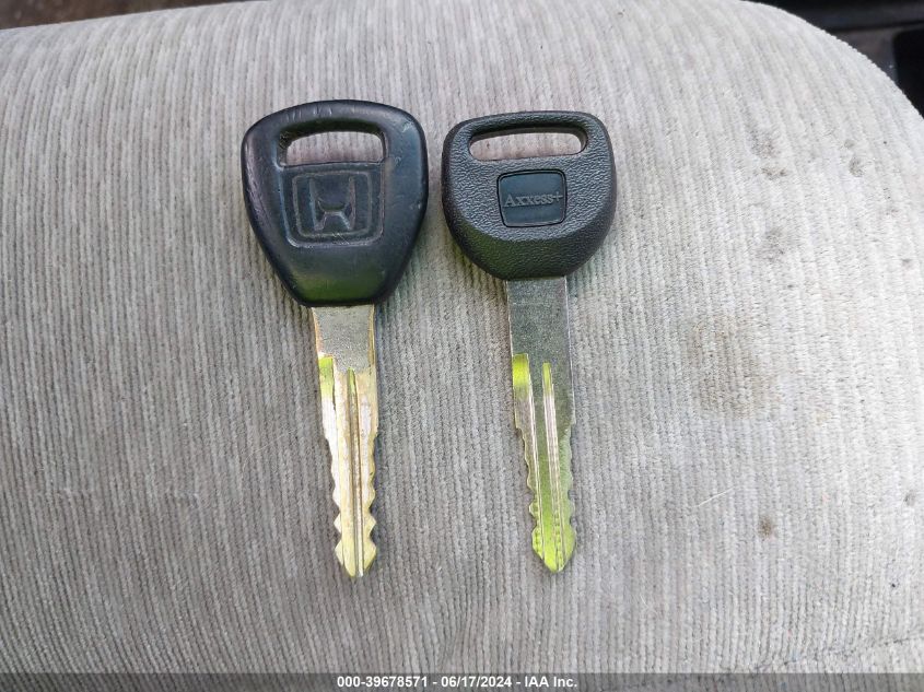 2002 Honda Odyssey Lx VIN: 5FNRL18532B046267 Lot: 39678571