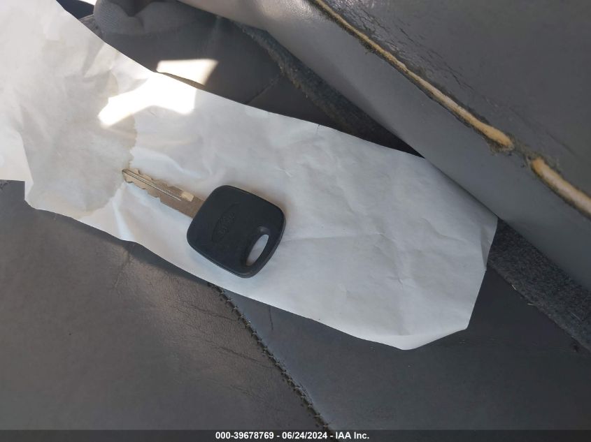 2001 Ford F-150 Harley-Davidson Edition/King Ranch Edition/Lariat/Xlt VIN: 1FTRW07L01KD52698 Lot: 39678769