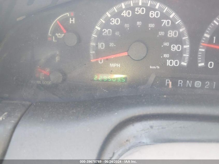 2001 Ford F-150 Harley-Davidson Edition/King Ranch Edition/Lariat/Xlt VIN: 1FTRW07L01KD52698 Lot: 39678769