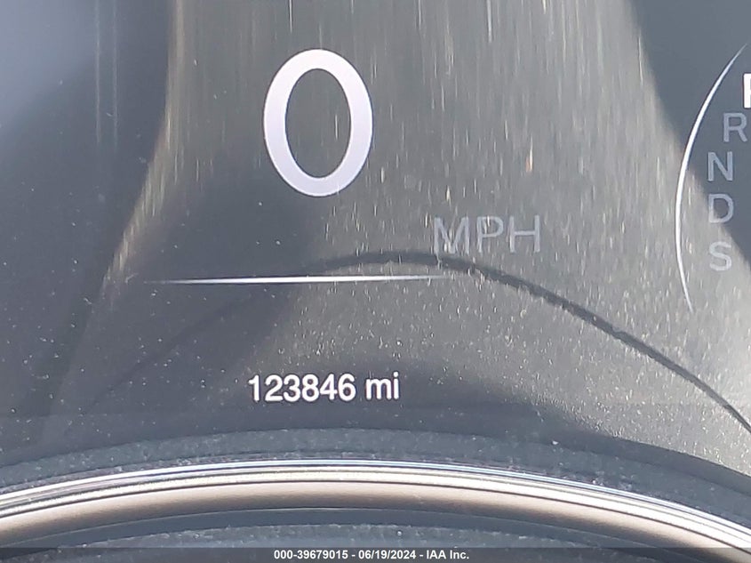 2015 Jeep Grand Cherokee Limited VIN: 1C4RJFBG2FC909186 Lot: 39679015