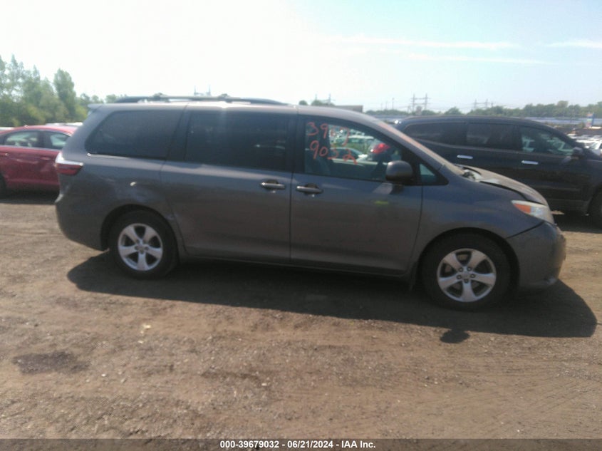 2015 Toyota Sienna Le 8 Passenger VIN: 5TDKK3DC1FS641995 Lot: 39679032