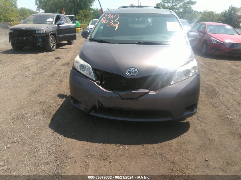 2015 Toyota Sienna Le 8 Passenger VIN: 5TDKK3DC1FS641995 Lot: 39679032