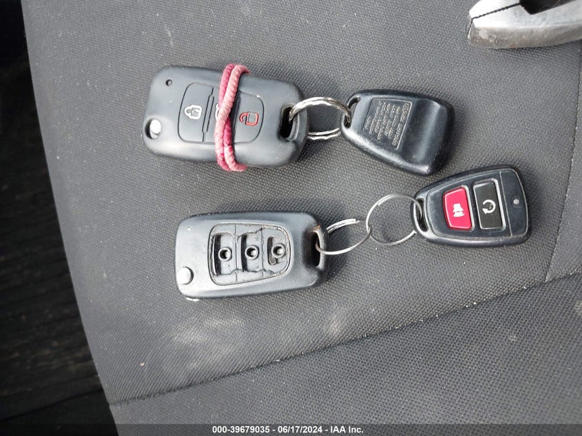 2013 Kia Soul + VIN: KNDJT2A65D7485887 Lot: 39679035