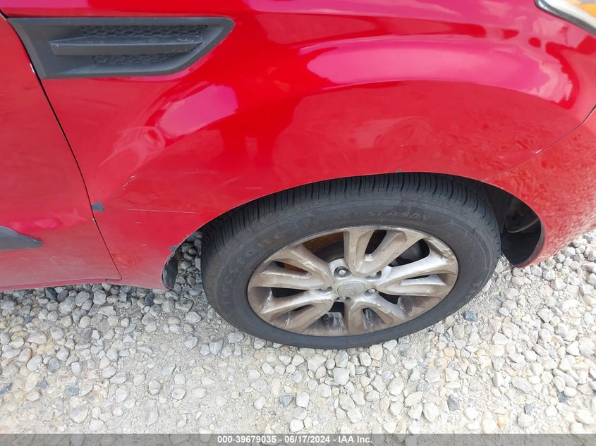 2013 Kia Soul + VIN: KNDJT2A65D7485887 Lot: 39679035