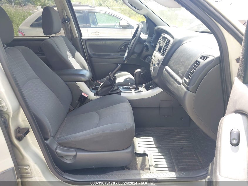 2005 Mazda Tribute I VIN: 4F2YZ92Z45KM35057 Lot: 39679170