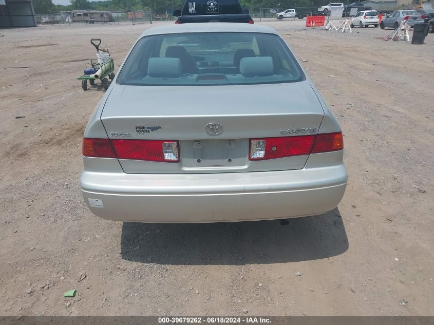 2000 Toyota Camry Le VIN: 4T1BG22K1YU007733 Lot: 39679262