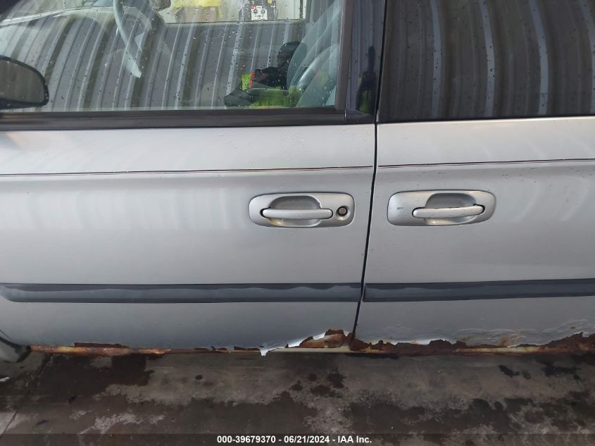 2005 Dodge Grand Caravan VIN: 1D4GP24RX5B110812 Lot: 39679370