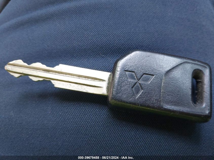 2000 Mitsubishi Montero Sport Ls/Xls VIN: JA4LS31H4YP056226 Lot: 39679458