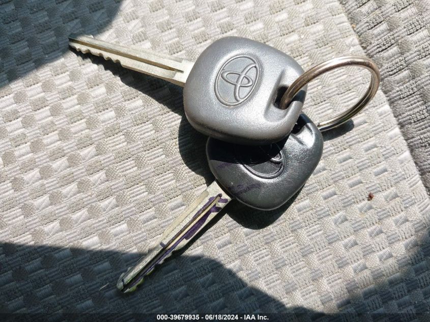 2004 Toyota 4Runner Sr5 V8 VIN: JTEBT14R448010810 Lot: 39679935