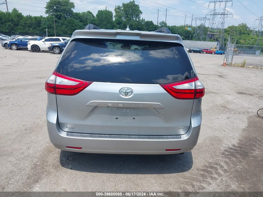 2019 Toyota Sienna Xle 8 Passenger VIN: 5TDYZ3DC4KS997051 Lot: 39680088