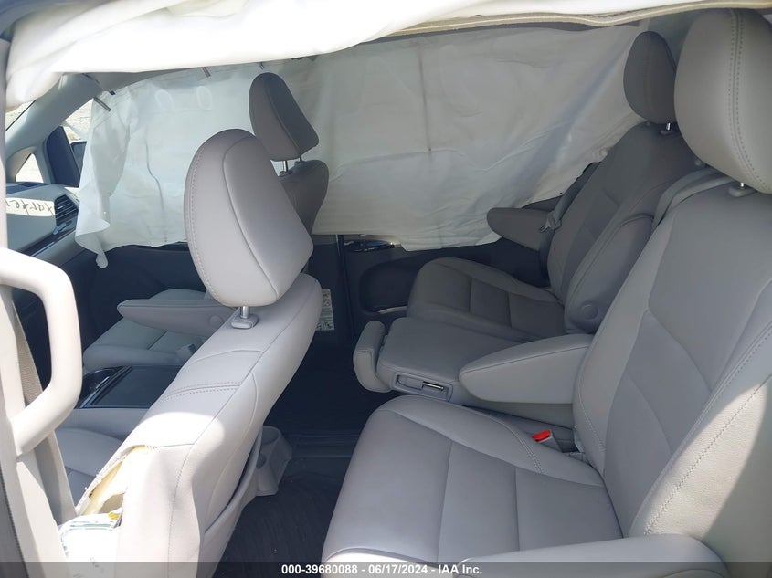 2019 Toyota Sienna Xle 8 Passenger VIN: 5TDYZ3DC4KS997051 Lot: 39680088