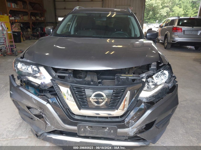 2017 Nissan Rogue S VIN: KNMAT2MV8HP582526 Lot: 39680823