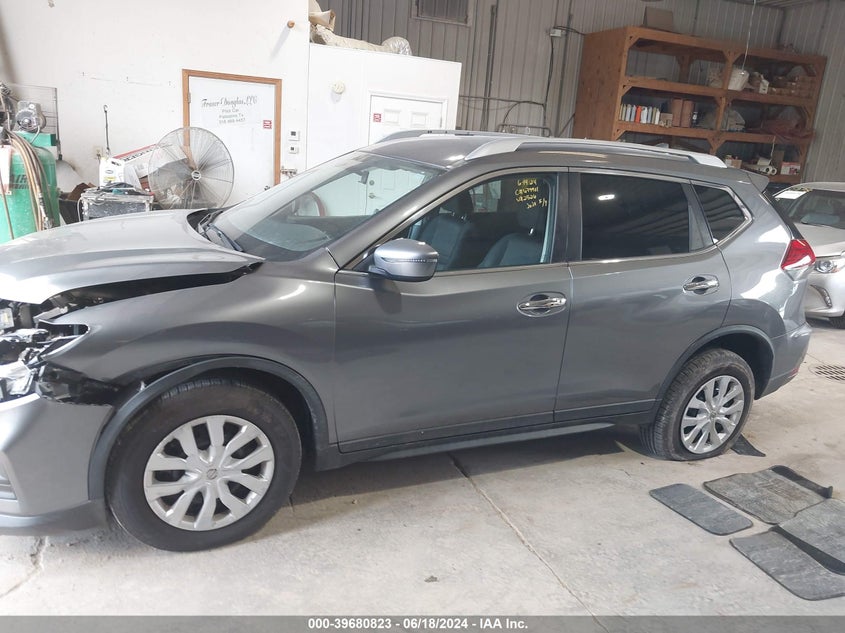 2017 Nissan Rogue S VIN: KNMAT2MV8HP582526 Lot: 39680823