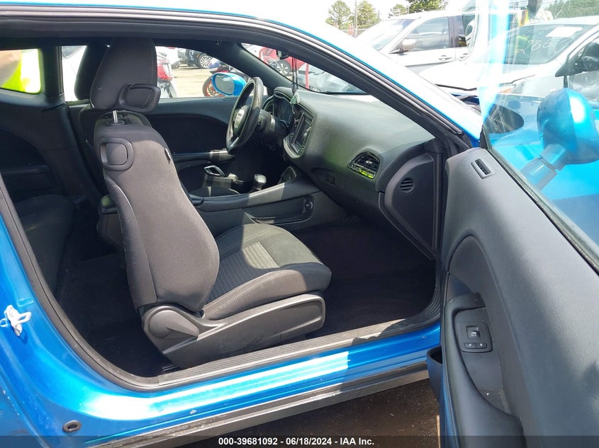 VIN 2C3CDZAG7KH566631 2019 DODGE CHALLENGER SXT