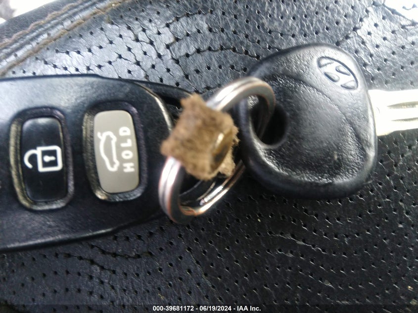 2012 Hyundai Elantra Gls/Limited VIN: 5NPDH4AE5CH107757 Lot: 39681172