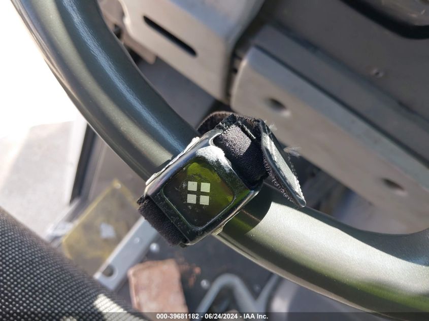 2014 Isuzu Commercial Van VIN: JALB4T17XE7W00581 Lot: 39681182