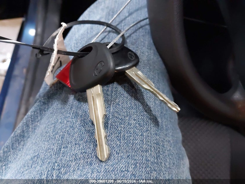 2008 Hyundai Accent Gs VIN: KMHCM36C68U068484 Lot: 39681209