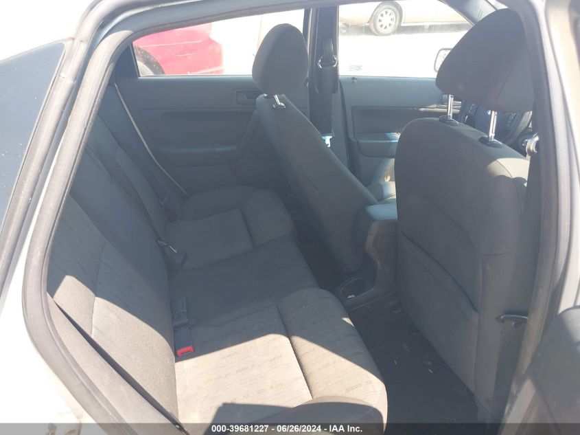 2010 Ford Focus Se VIN: 1FAHP3FN5AW153786 Lot: 39681227