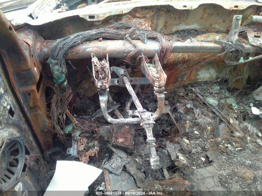 2001 Ford F-150 King Ranch Edition/Lariat/Xlt VIN: 1FTRW08W41KA22880 Lot: 39681238