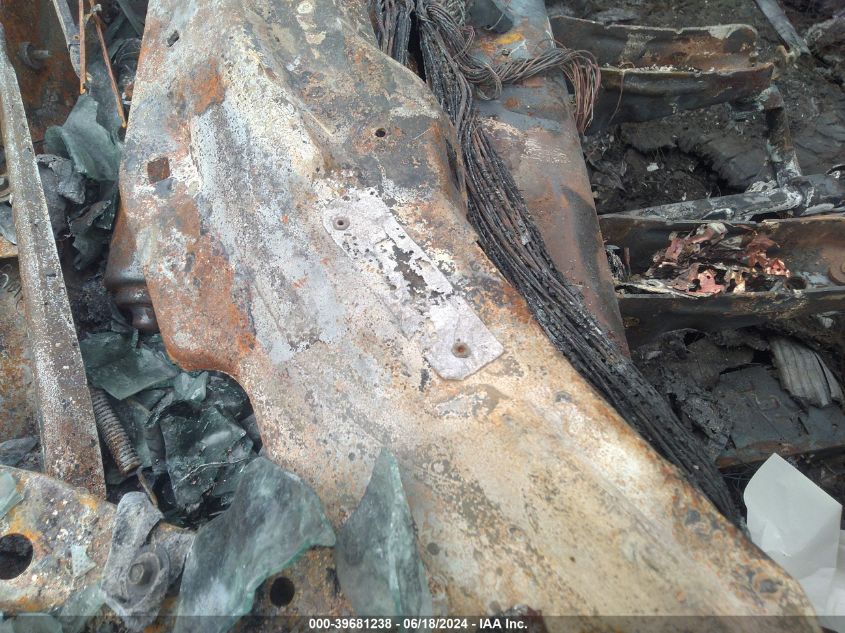 2001 Ford F-150 King Ranch Edition/Lariat/Xlt VIN: 1FTRW08W41KA22880 Lot: 39681238