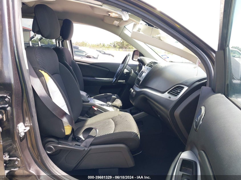 VIN 3C4PDCBB5KT836573 2019 DODGE JOURNEY SE