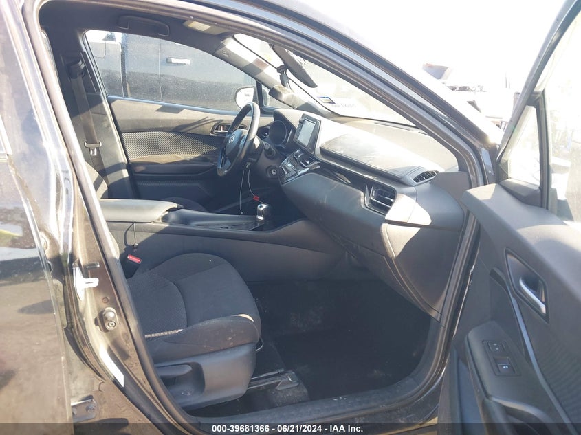 2018 Toyota C-Hr Xle/Xle Premium VIN: NMTKHMBX2JR058630 Lot: 39681366