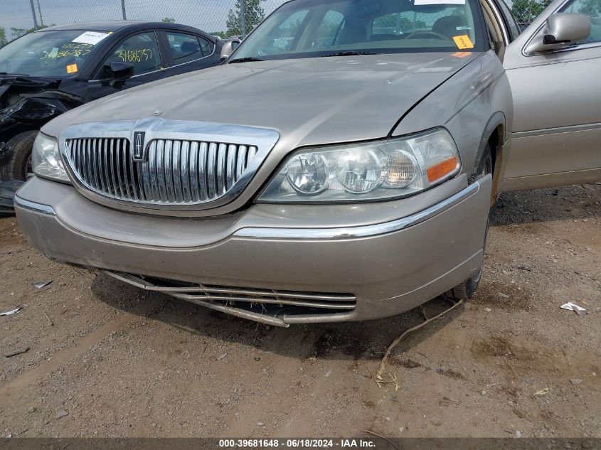 2003 Lincoln Town Car Executive VIN: 1LNHM81W93Y629704 Lot: 39681648