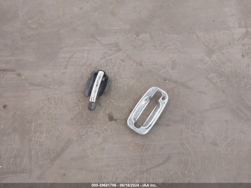 2005 GMC Sierra 2500Hd K2500 Heavy Duty VIN: 1GTHK23U45F848474 Lot: 39681786