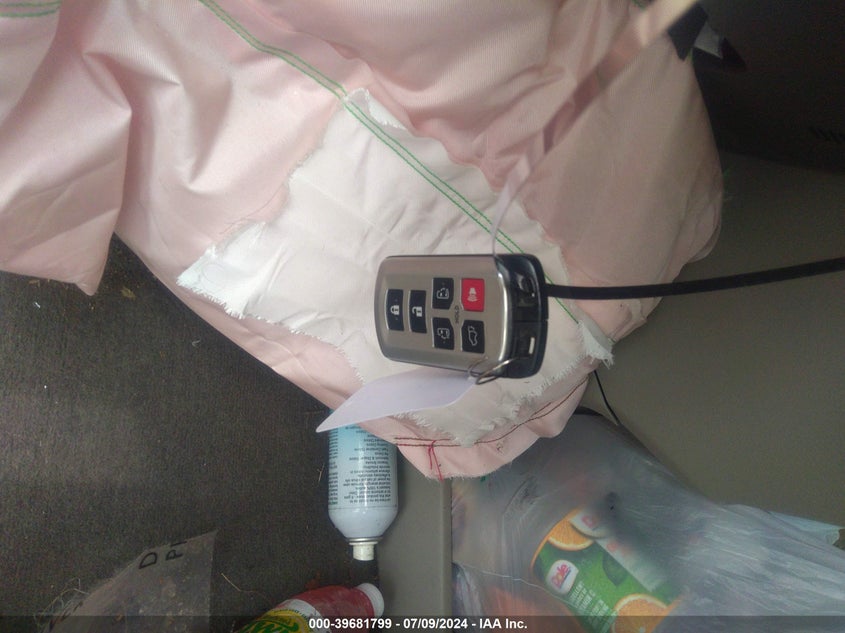 2015 Toyota Sienna Xle 8 Passenger VIN: 5TDYK3DC1FS654546 Lot: 39681799