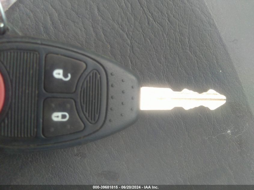 2005 Chrysler Town & Country VIN: 1C4GP45RX5B417646 Lot: 39681815