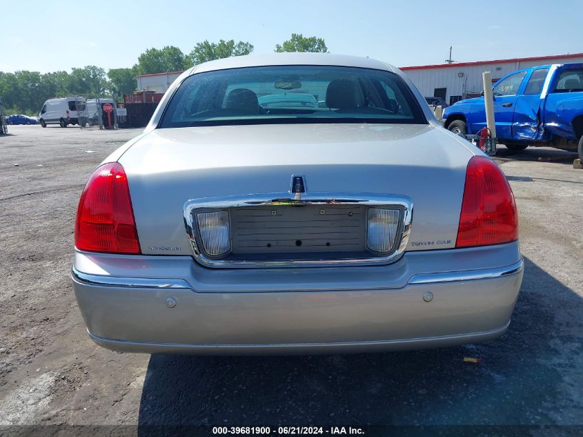 2004 Lincoln Town Car Ultimate VIN: 1LNHM83W04Y659866 Lot: 39681900