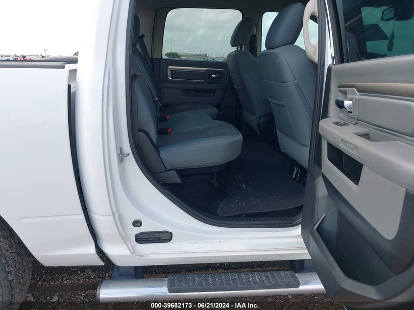 2017 Ram 1500 VIN: 1C6RR6LT6HS513962 Lot: 39682173