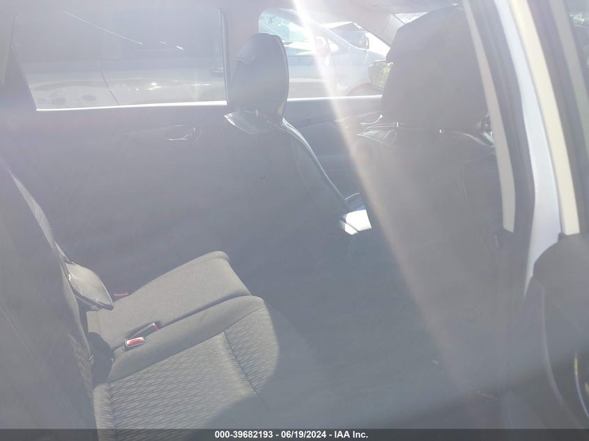 2017 Nissan Rogue S/Sv VIN: KNMAT2MV7HP601843 Lot: 39682193