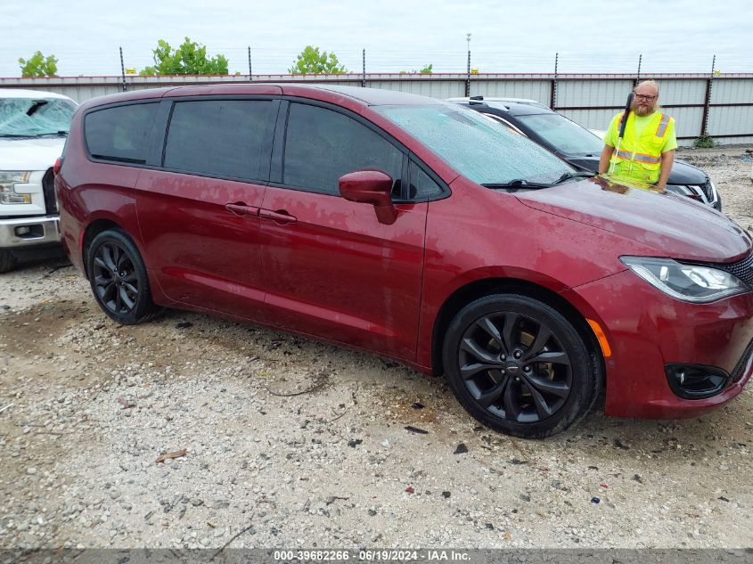 2019 Chrysler Pacifica Touring Plus VIN: 2C4RC1FG8KR604025 Lot: 39682266